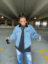 Load image into Gallery viewer, Vintage Jean Jacket with Velvet Collar