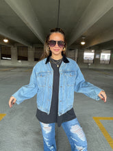 Load image into Gallery viewer, Vintage Jean Jacket with Velvet Collar