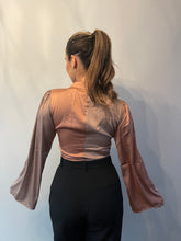 Load image into Gallery viewer, Tis&#39; The Season Blouse
